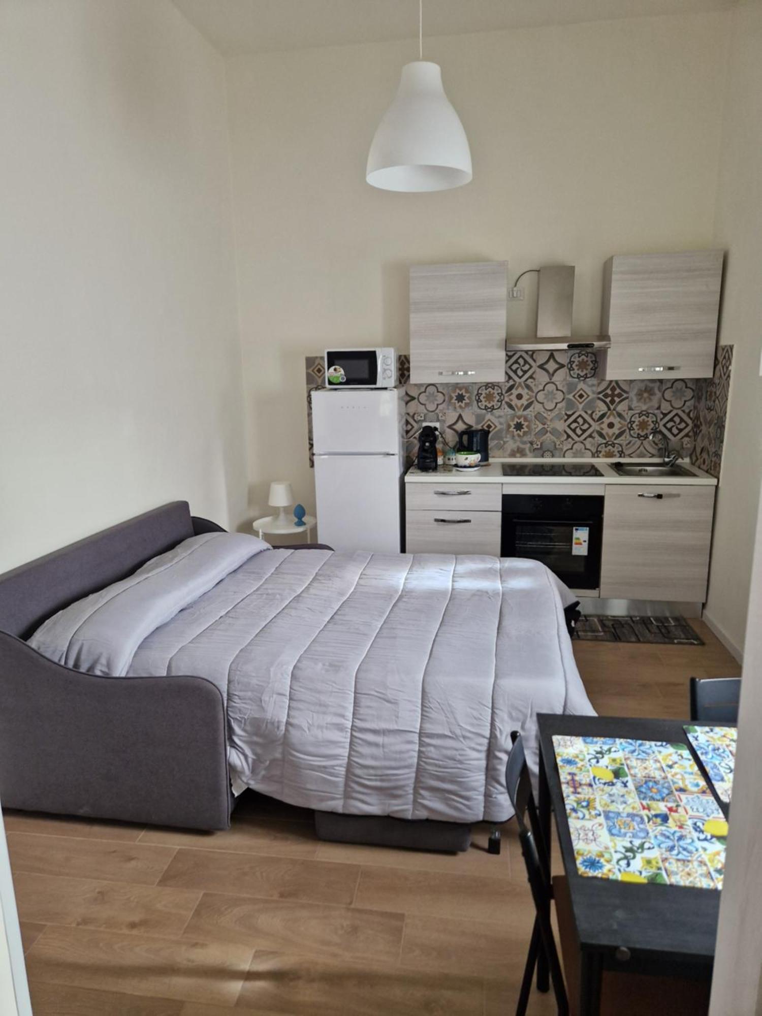 Casa Del Sole Apartment คาตาเนีย ภายนอก รูปภาพ