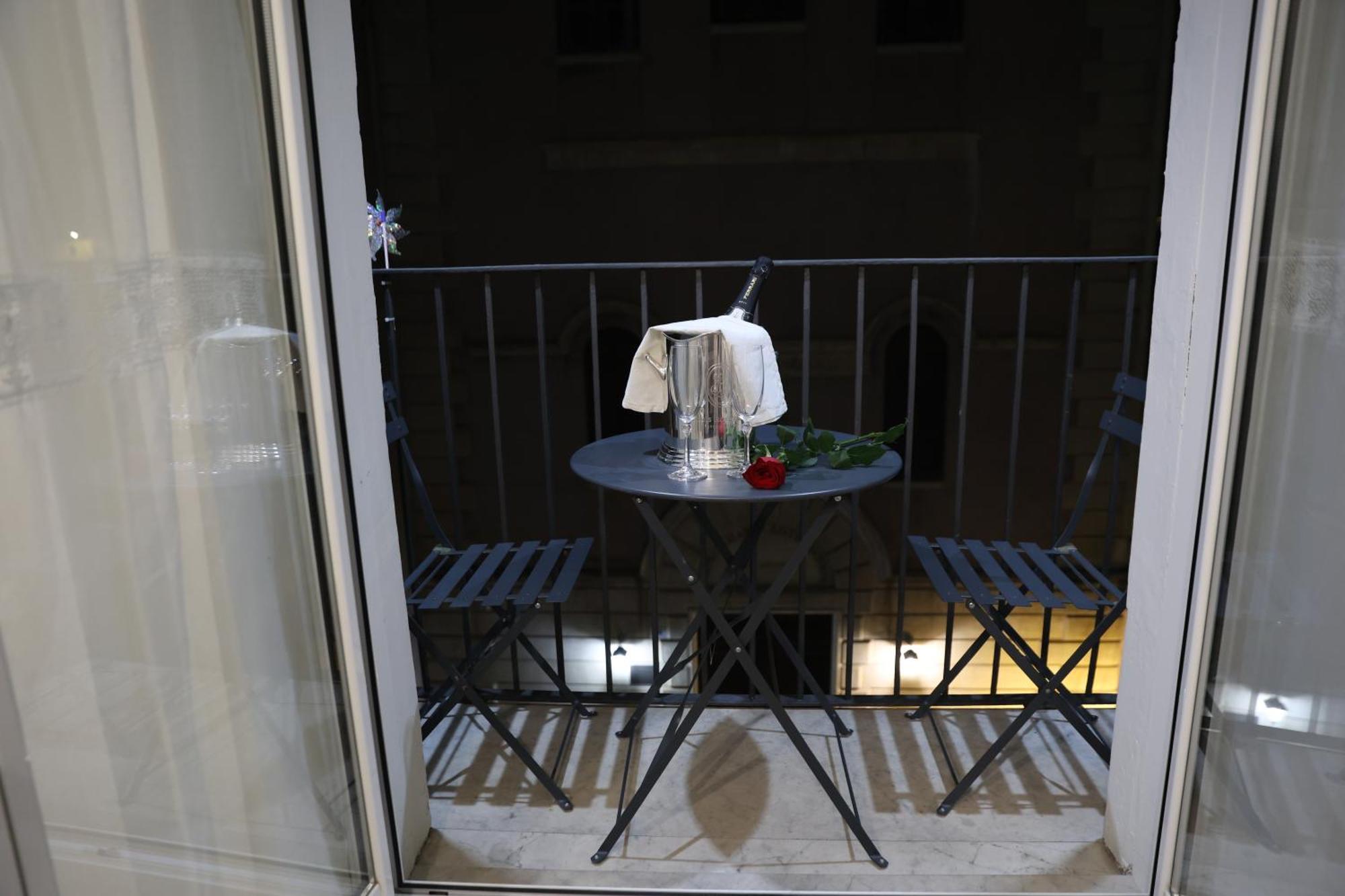 Casa Del Sole Apartment คาตาเนีย ภายนอก รูปภาพ