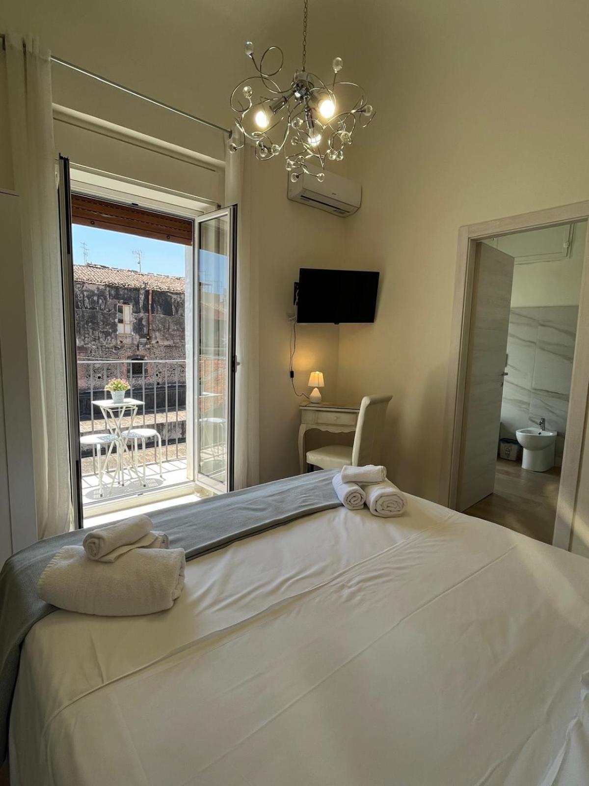 Casa Del Sole Apartment คาตาเนีย ภายนอก รูปภาพ